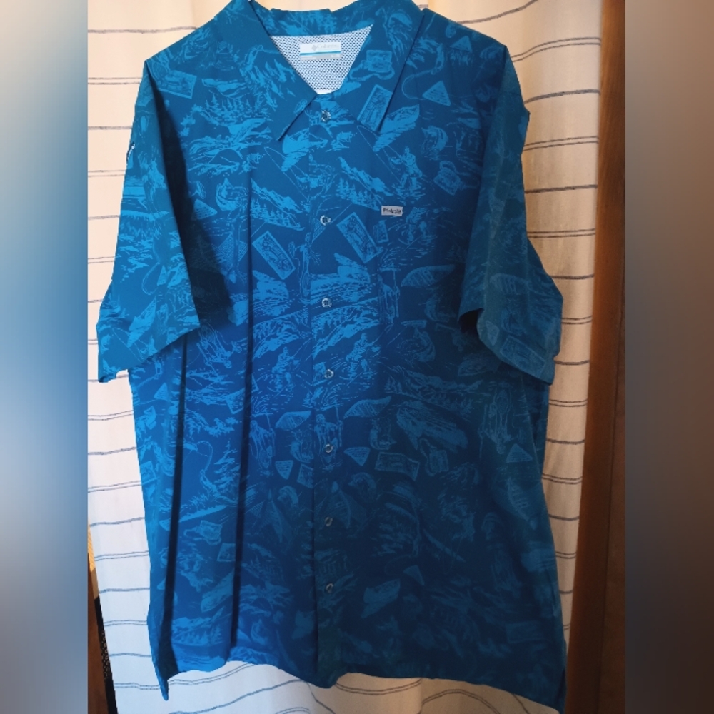 Columbia Men's PFG Short Sleeve Fishing Shirt Blue Freshwater Fish
